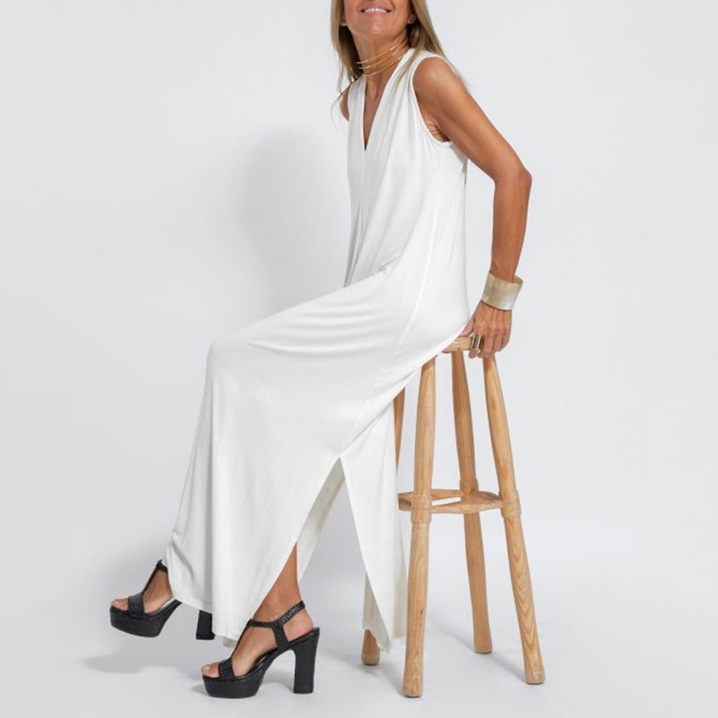 Elara® | vestido con cuello en V