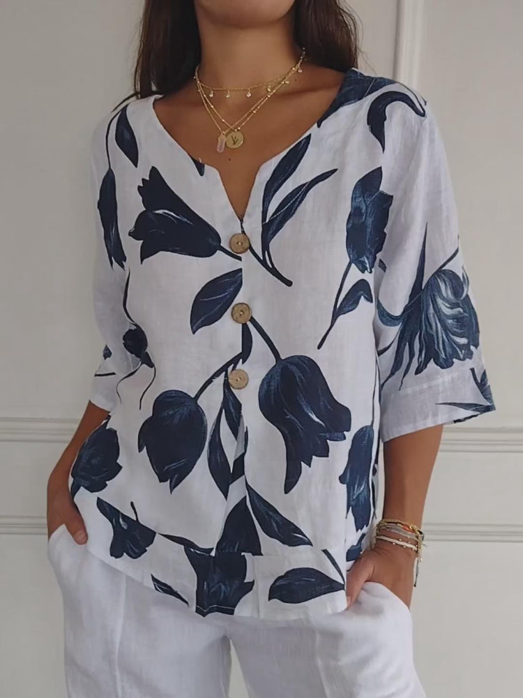Adela® | Blusa con botones de flores