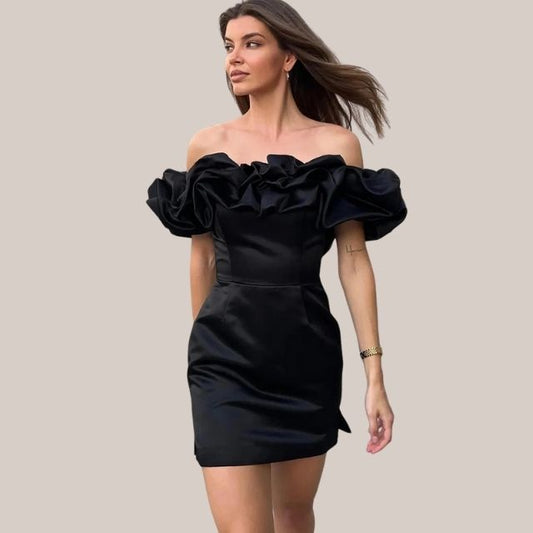 Anoushka® | Vestido de cóctel con hombros descubiertos y detalle de volantes
