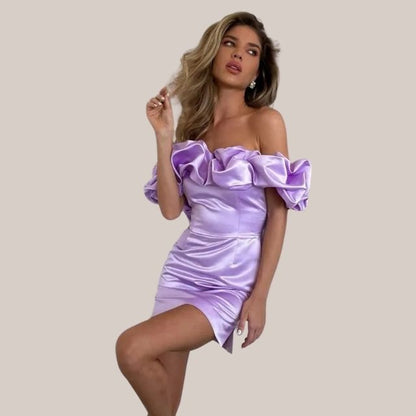 Anoushka® | Vestido de cóctel con hombros descubiertos y detalle de volantes